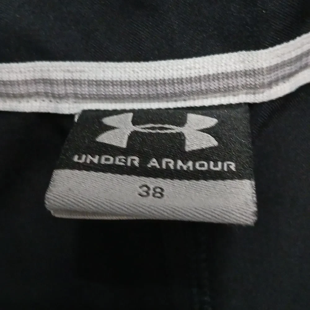Under Armour black pleated front golf casual dress shorts Sz 38  NWOT